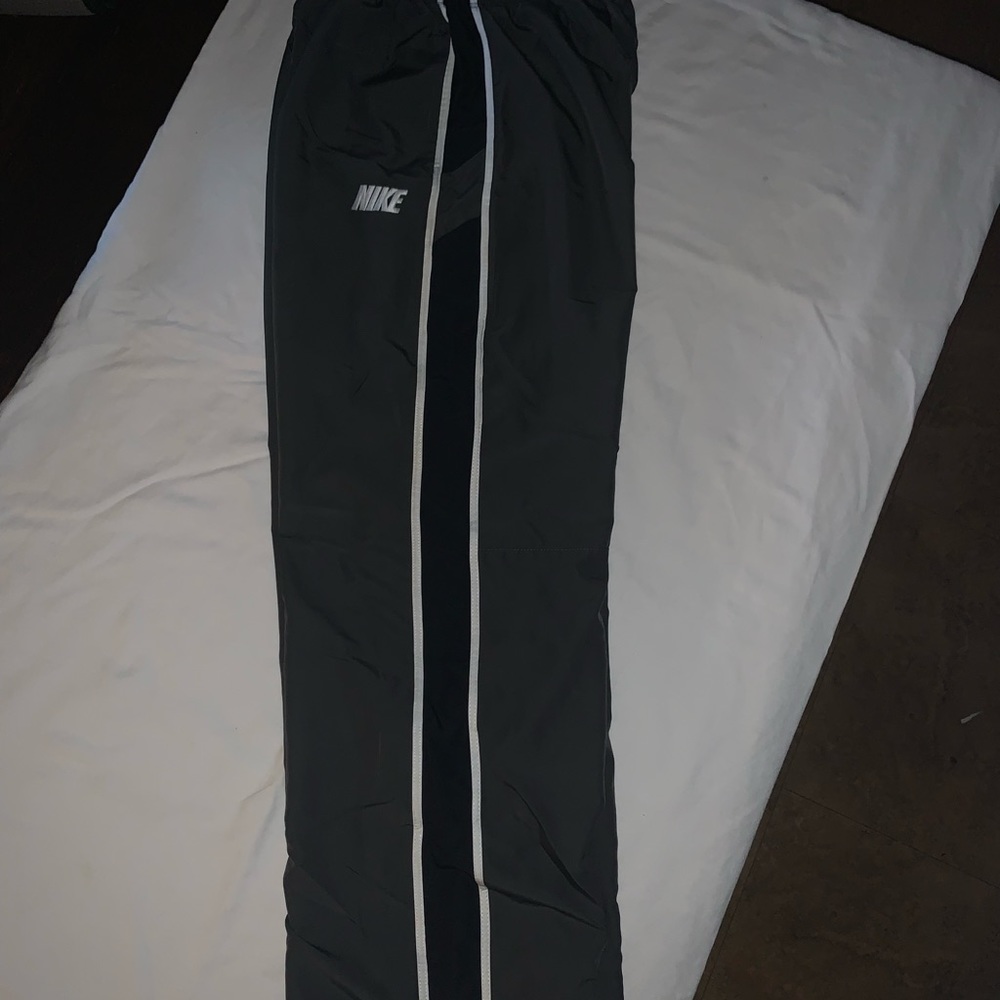 Nike athletic pants size Youth Medium